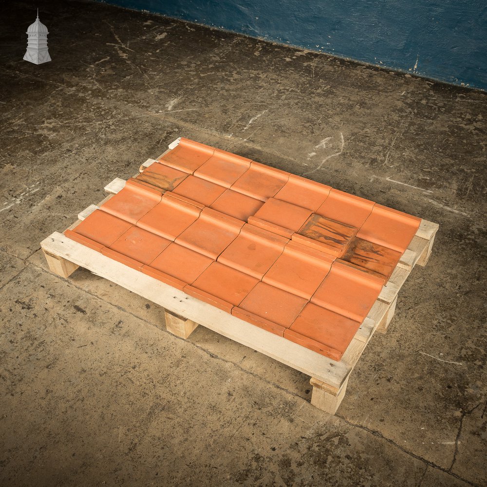 Batch of 26 Quarry Tile Upstand \ Skirting Tiles