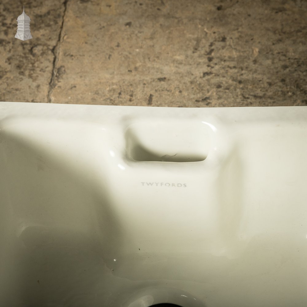 Belfast Butler Sink, White Glazed finish made by Twyfords