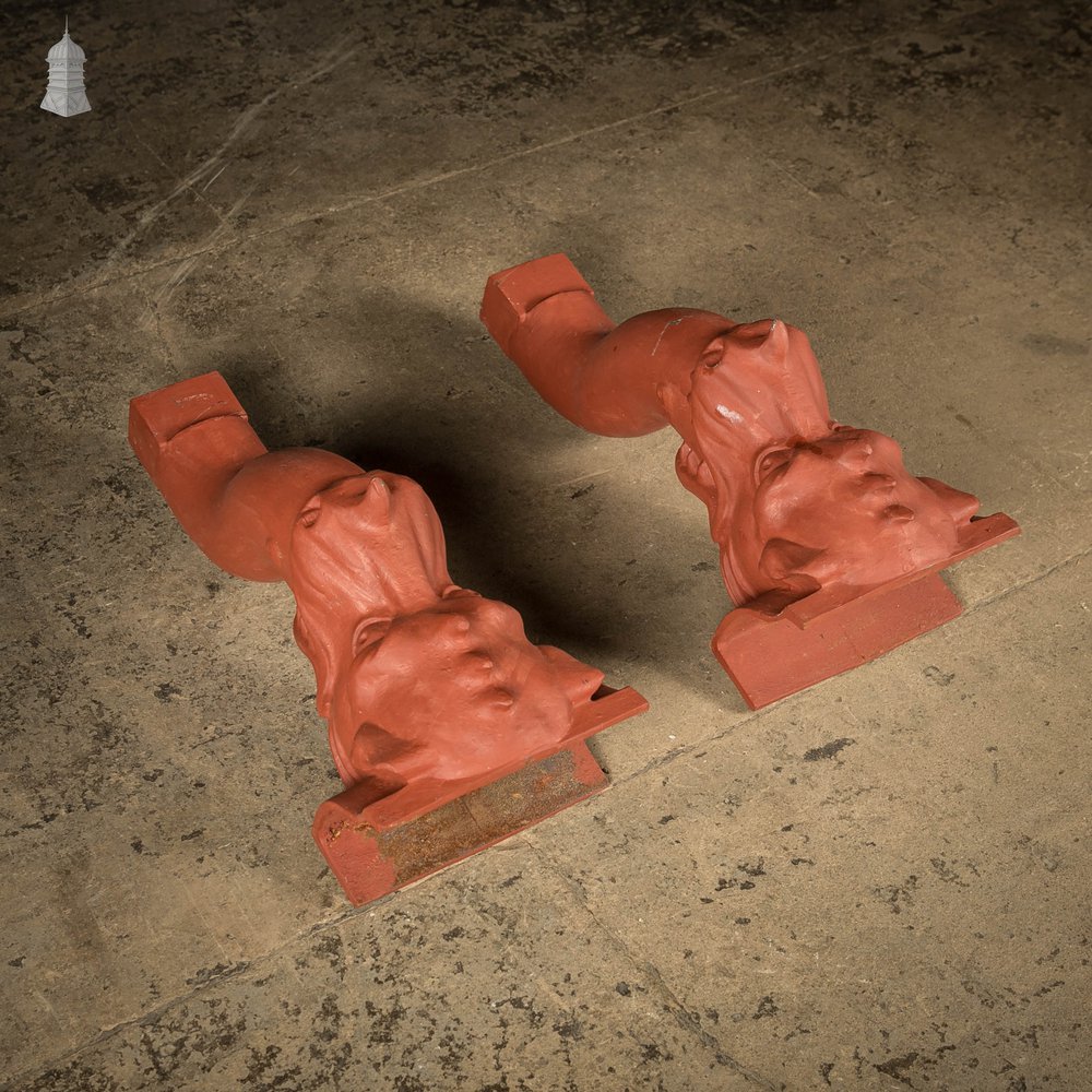 Running Outlet Offset Swan Neck, Dragon Head Design Downpipe Joints, Cast Iron Finished in Red Oxide Paint