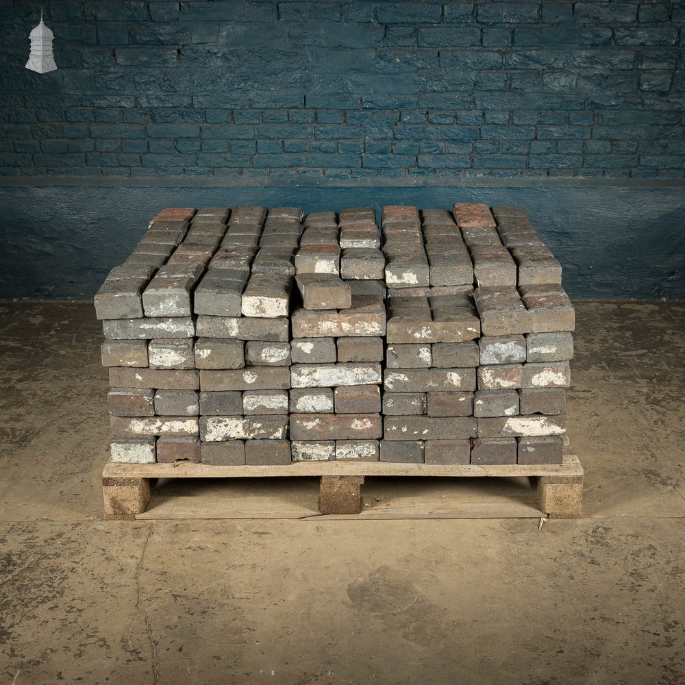 Reclaimed Stable Bricks, 2 Block Staffordshire Blue, Batch of 275 – 7 Square Metres