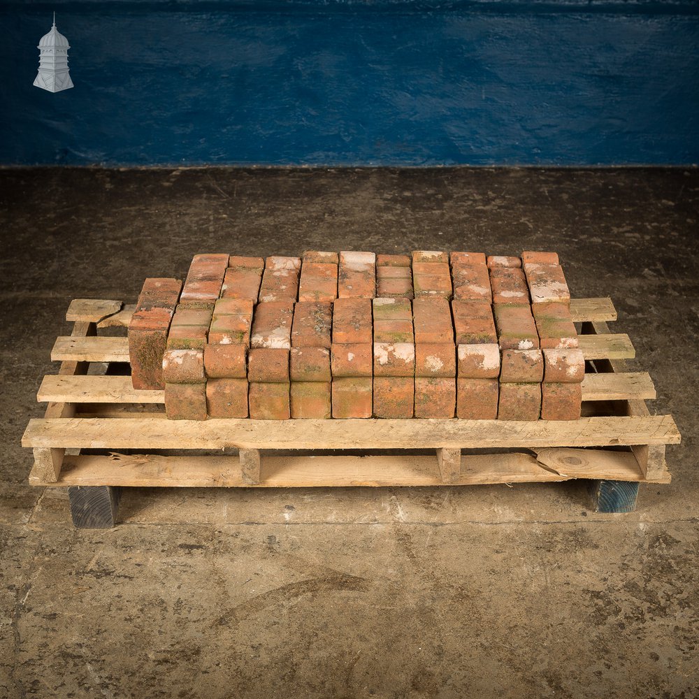 Batch of 20 Red Special Corner Return Bricks