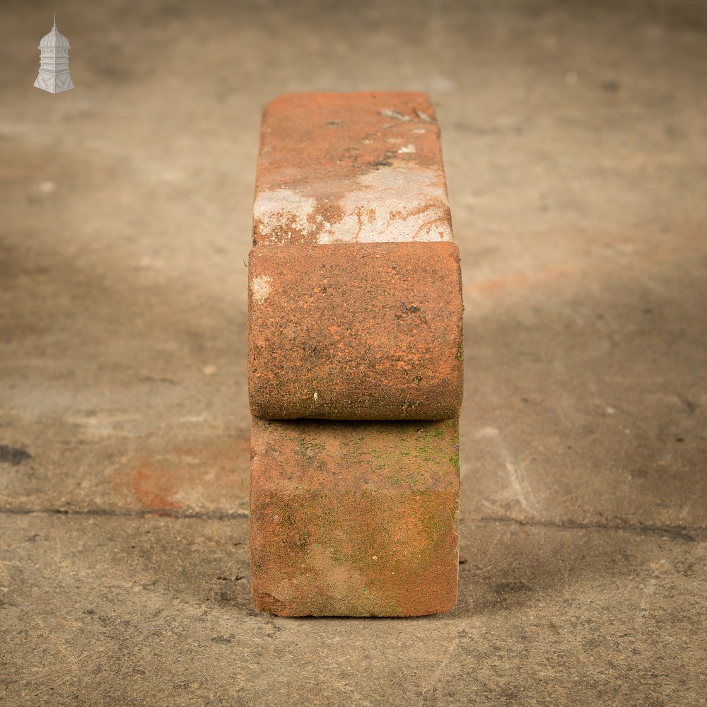 Batch of 20 Red Special Corner Return Bricks