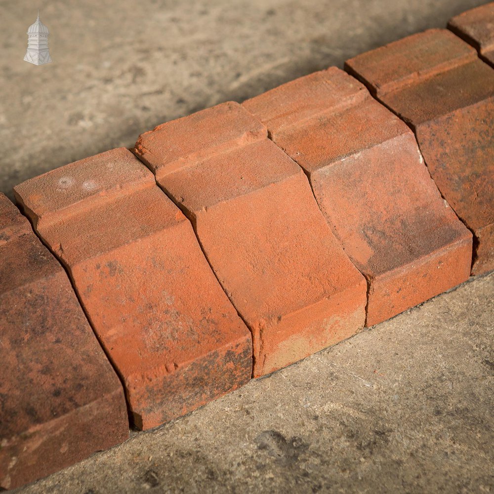 NR57521: Batch of 756 19th C Red Mullion Window Special Bricks