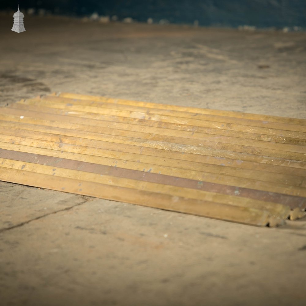 Triangular Brass Stairrods, Batch of 26 Brass Stair Rods with Finials