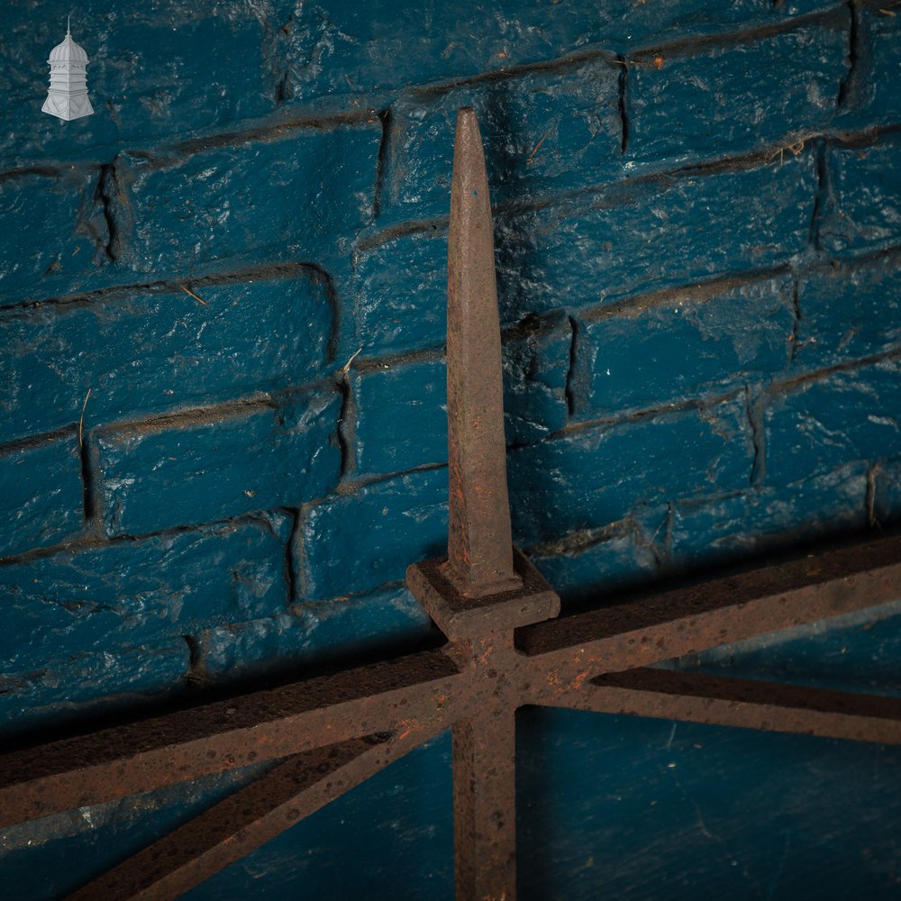 Wall Top Railing, Quatrefoil Detail