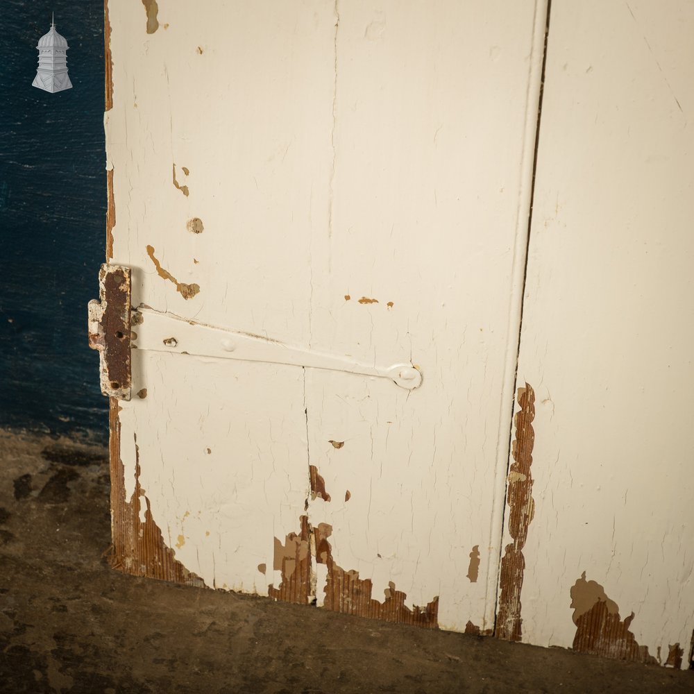 Ledged Plank Cottage Door, Reclaimed Distressed Paint