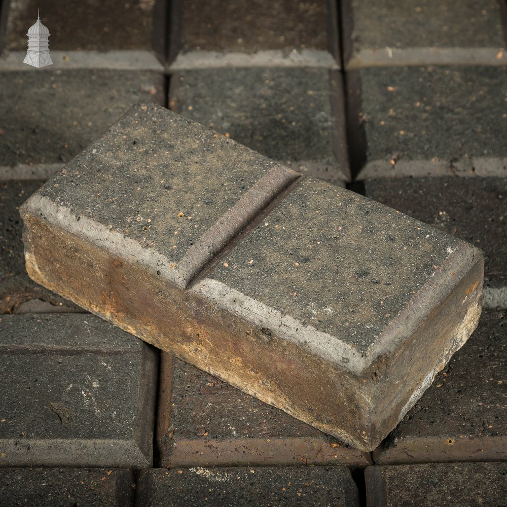 Reclaimed Stable Bricks, 270 Pavers, Staffordshire Blue 2 Block