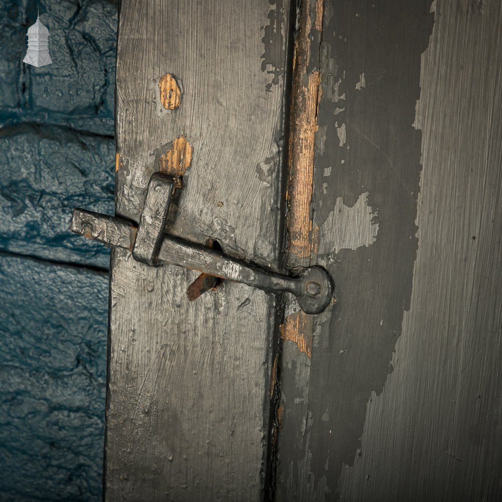4-Panel Door, Suffolk Latch, Original Hinges
