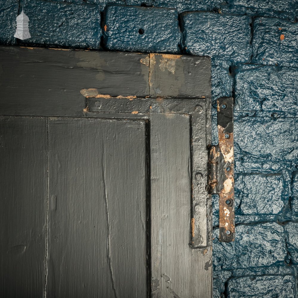 4-Panel Door, Suffolk Latch, Original Hinges