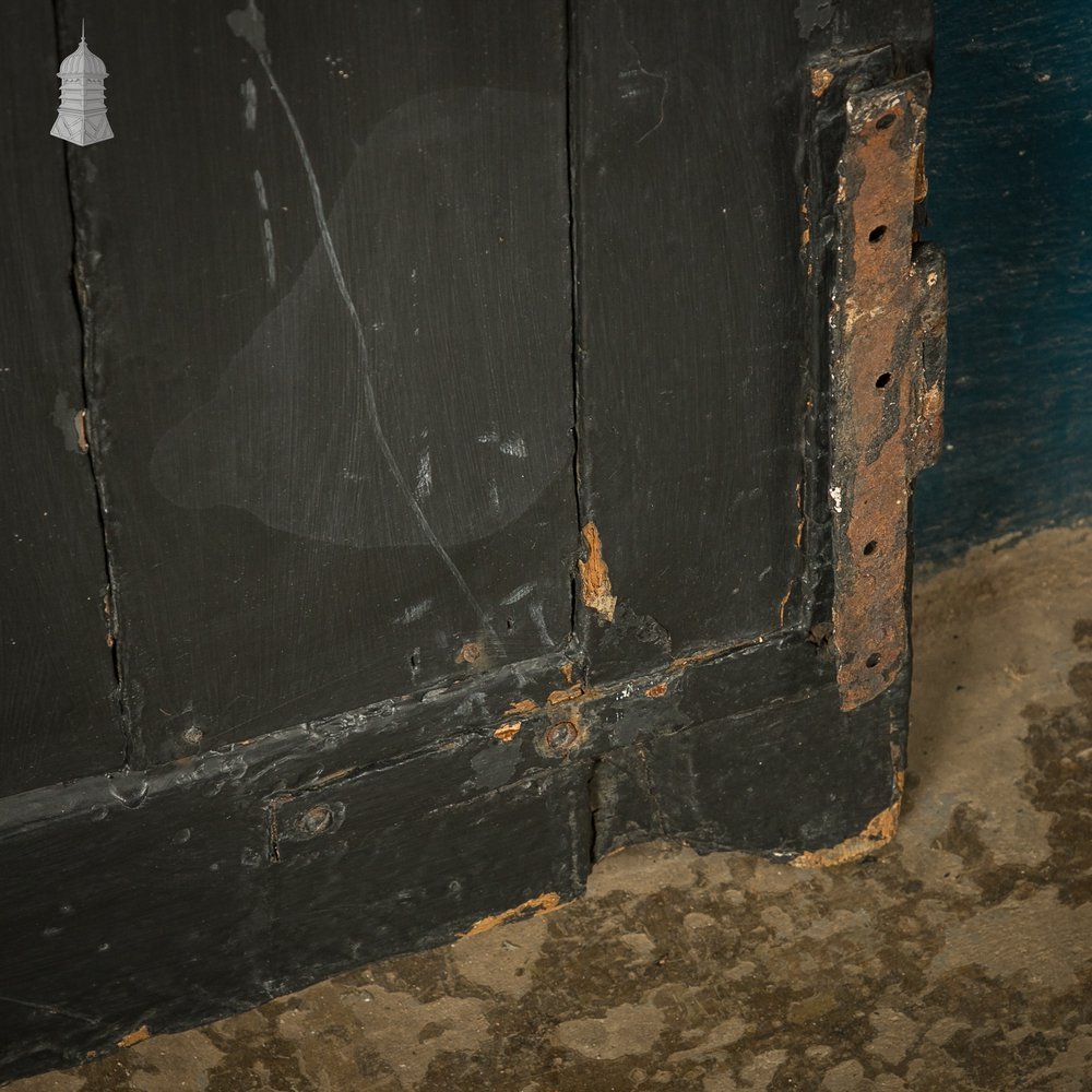 4-Panel Door, Suffolk Latch, Original Hinges