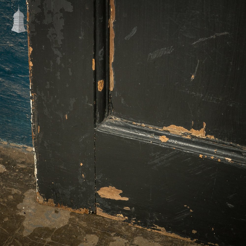 Moulded 4 Panel Door, Black & White Painted Finish