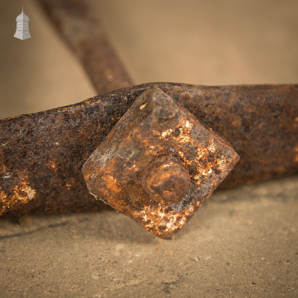 Spearhead Patress Plate and Fixing Arm.