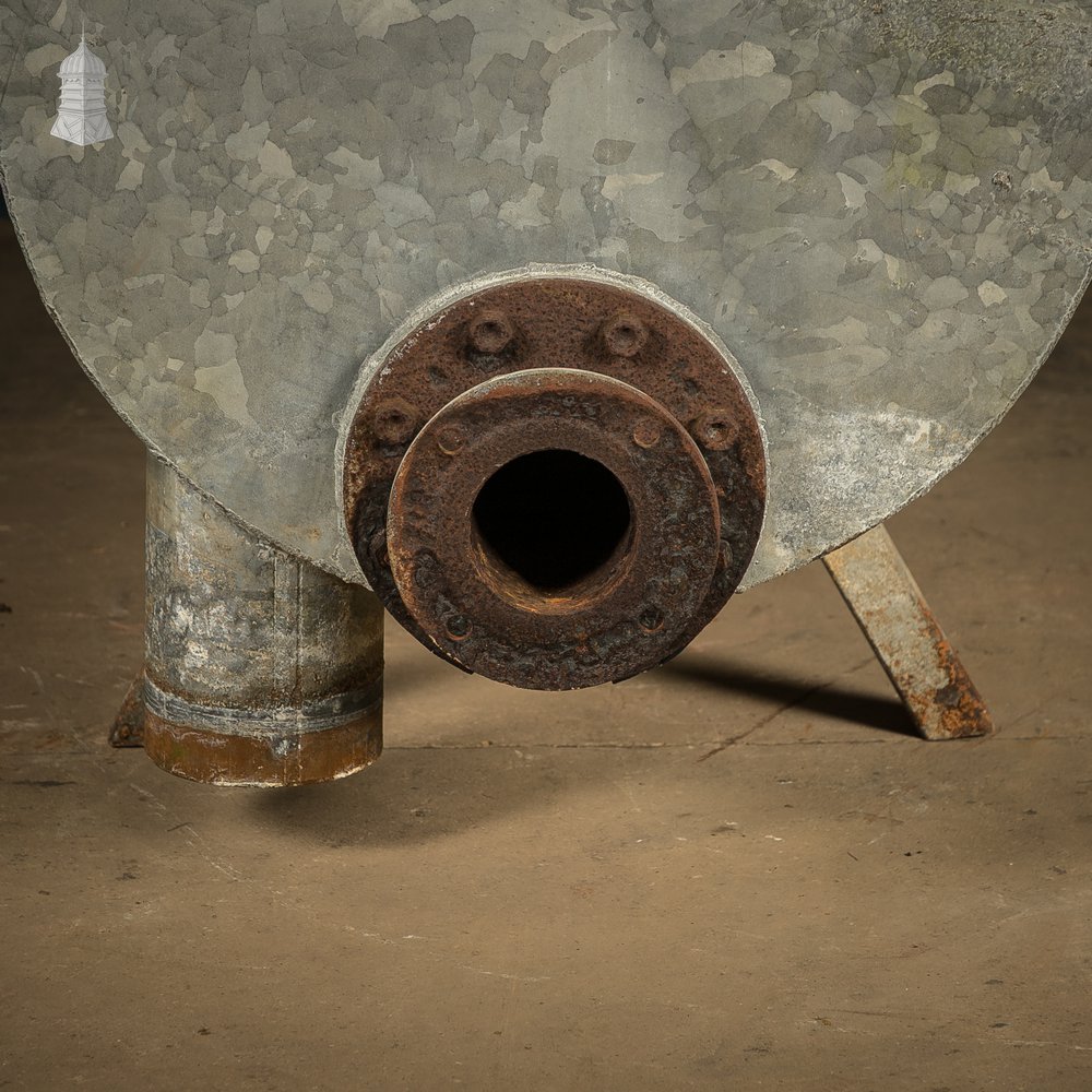 Pressure Tank with Horizontal Cylindrical Body.