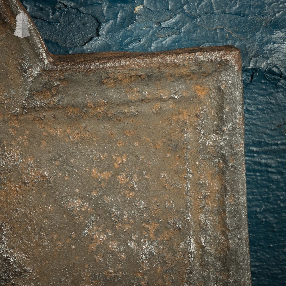 Cast Iron Fire Back With Decorative Coat of Arms - 'Semper Vigilans'