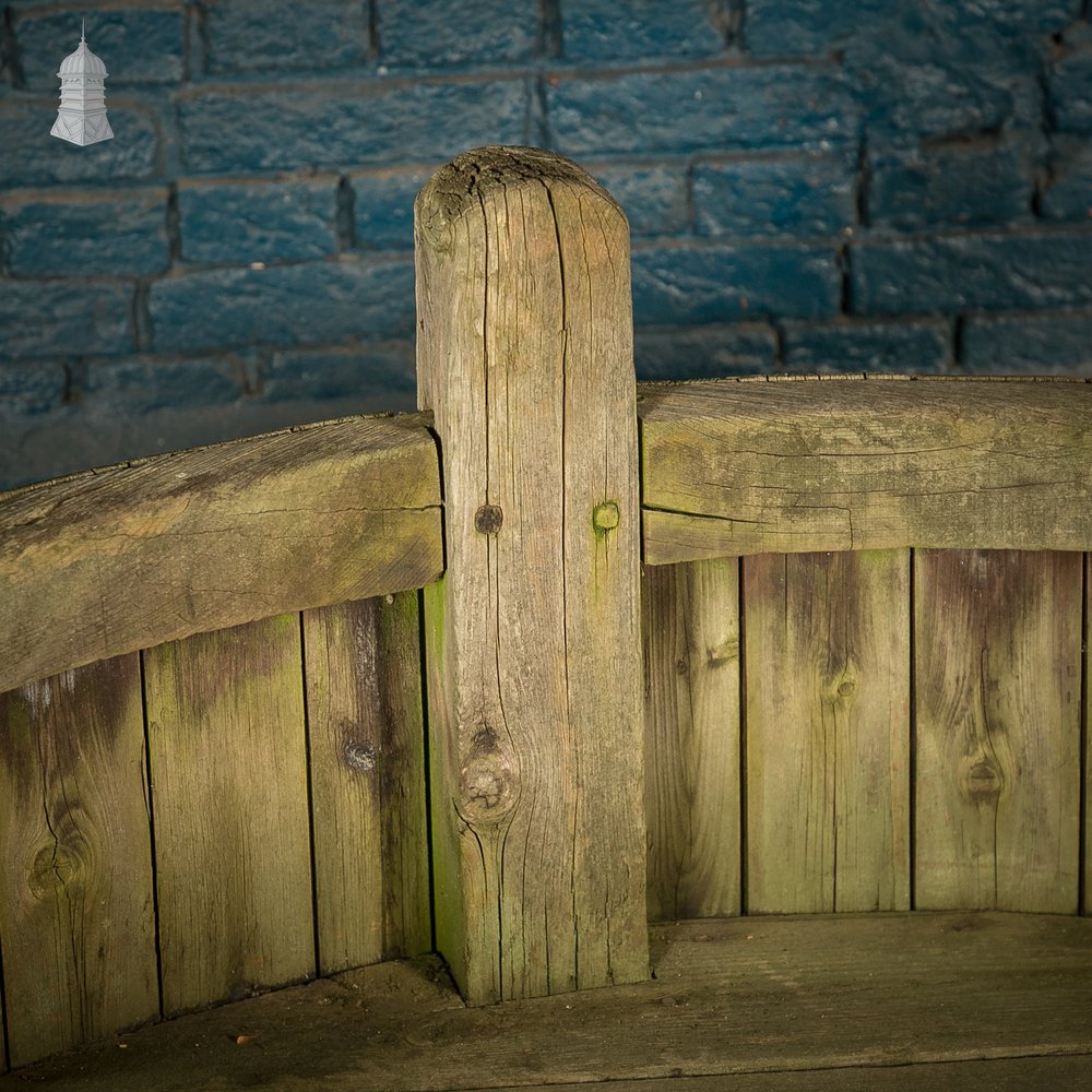 Circular Wooden Manger, 5ft Diameter