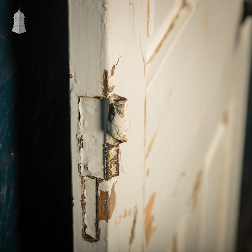 Moulded 4-Panel Door – Worn White Paint, Honey Pot Handles