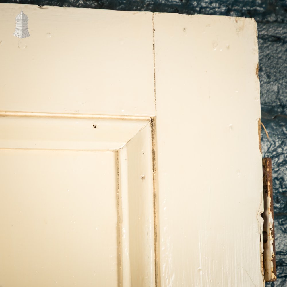 6-Panel Moulded Door – White Painted, Classic Layout