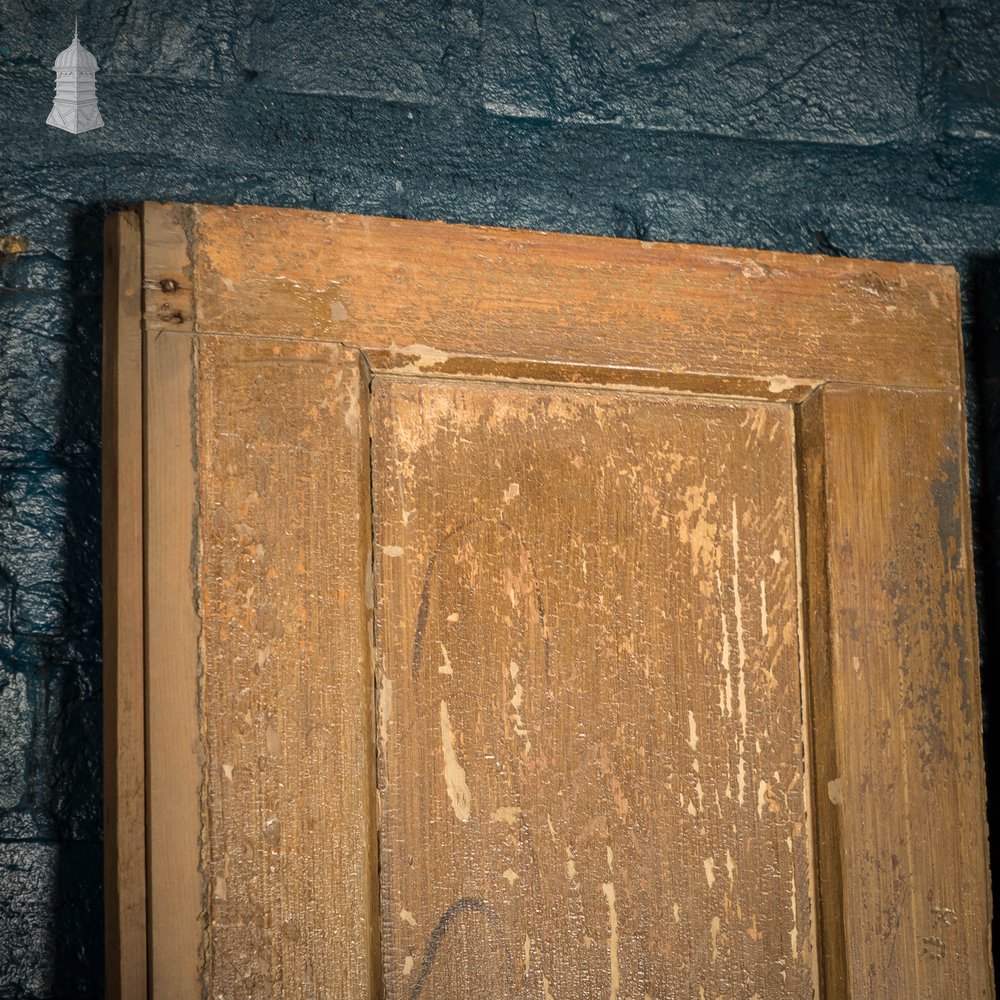 Moulded Chapel Panelling, 2 Panel, Faux Woodgrain - A Run of 33M