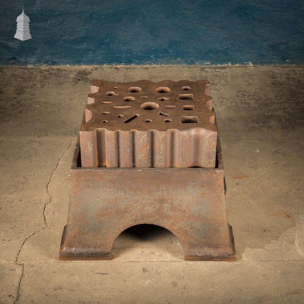 Antique Swage Block, 18" 350lb, with Base