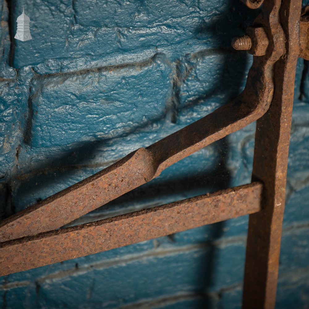 Field Entranceway Gate, 9.5ft Iron 5 Bar Gate