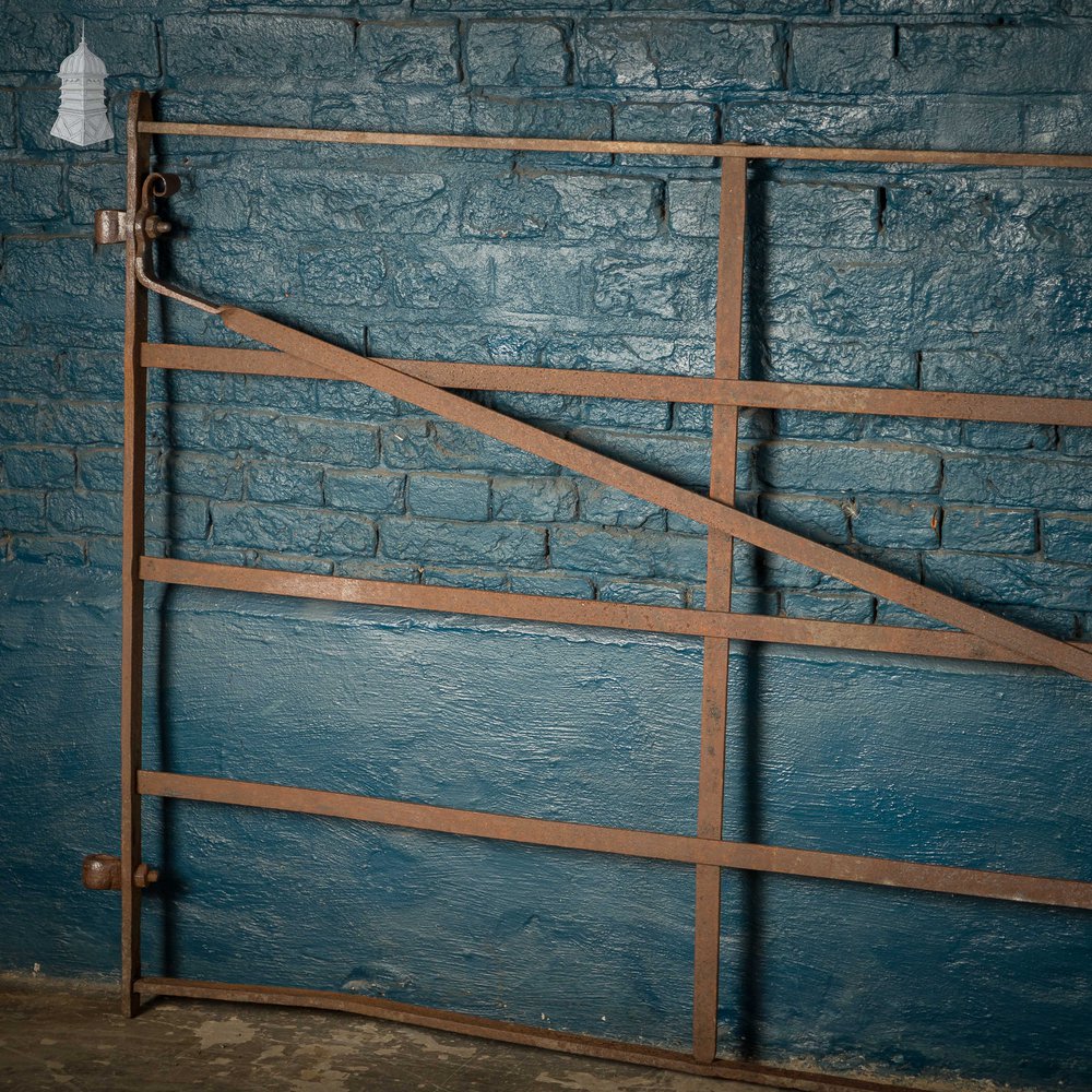 Field Entranceway Gate, 9.5ft Iron 5 Bar Gate