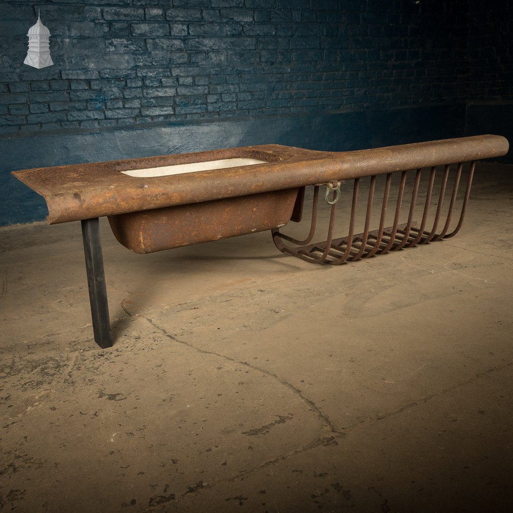 Trough and Hay Rack Stable Fitting by Musgraves